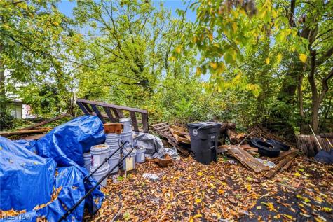 11002 Kinsman Road Cleveland OH 44104