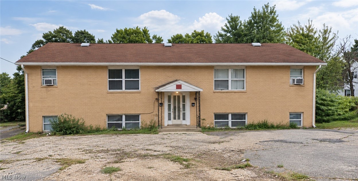 839 E Indianola Avenue Youngstown OH 44502