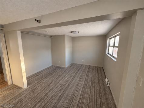 839 E Indianola Avenue Youngstown OH 44502