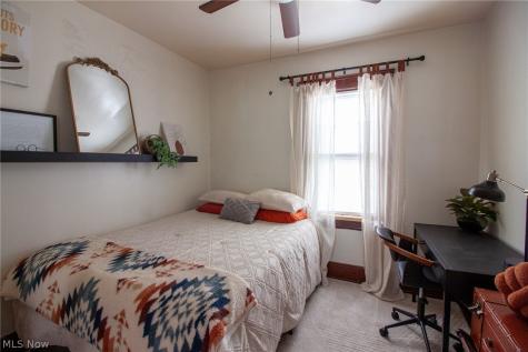 4028 E 53rd Street Newburgh Heights OH 44105