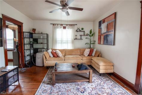 4028 E 53rd Street Newburgh Heights OH 44105