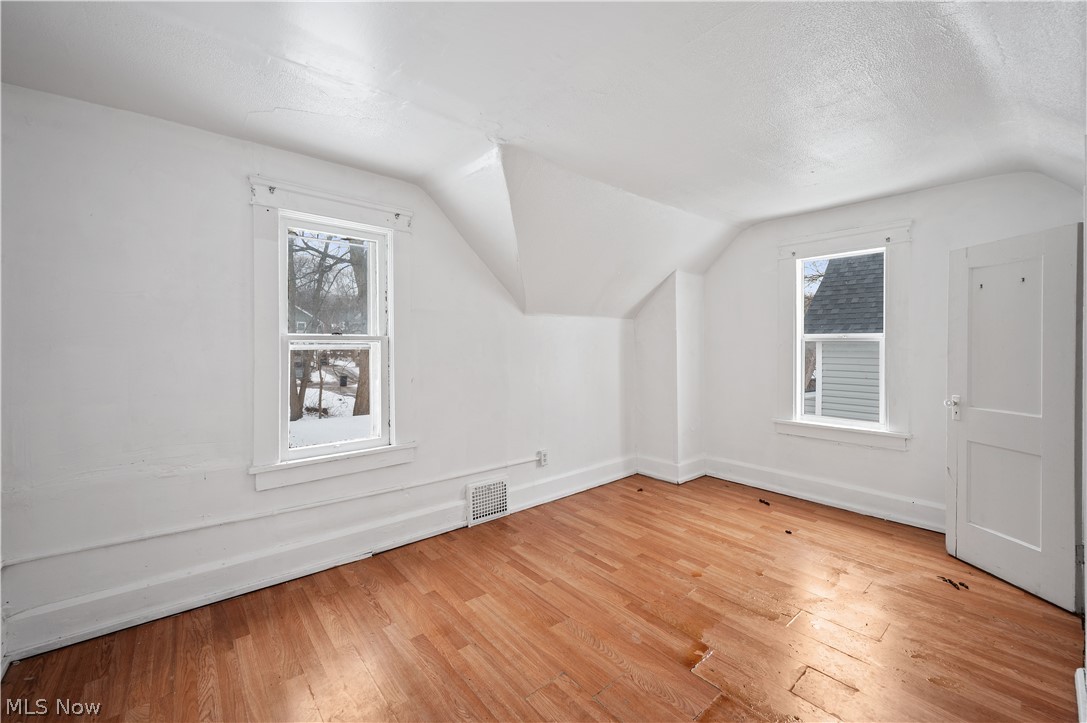 434 Matthews Street Akron OH 44306