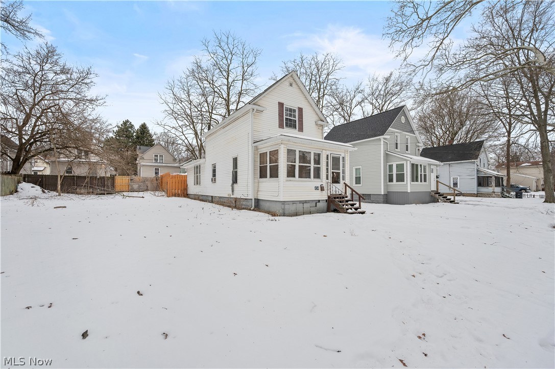 434 Matthews Street Akron OH 44306