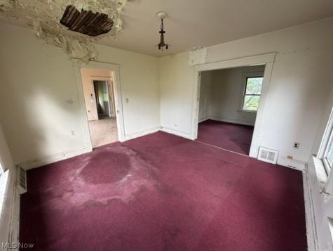 9415 Steinway Avenue Cleveland OH 44104