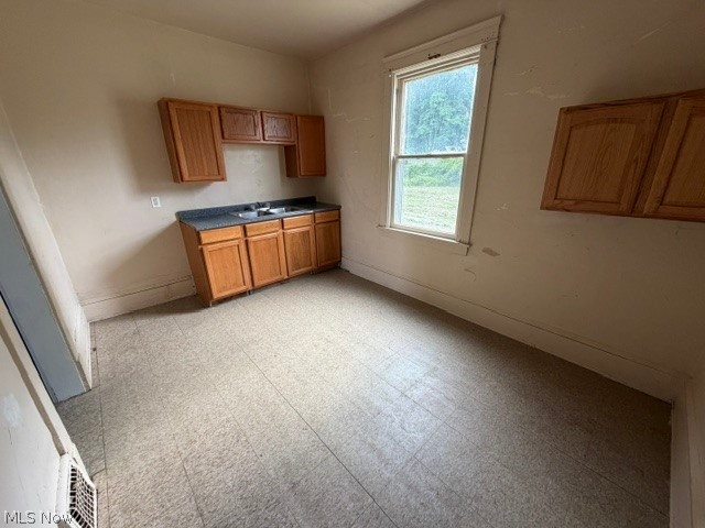 9415 Steinway Avenue Cleveland OH 44104