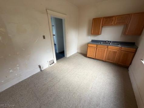 9415 Steinway Avenue Cleveland OH 44104