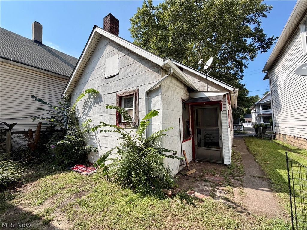 1015-1017 Auburn Avenue Cleveland OH 44113