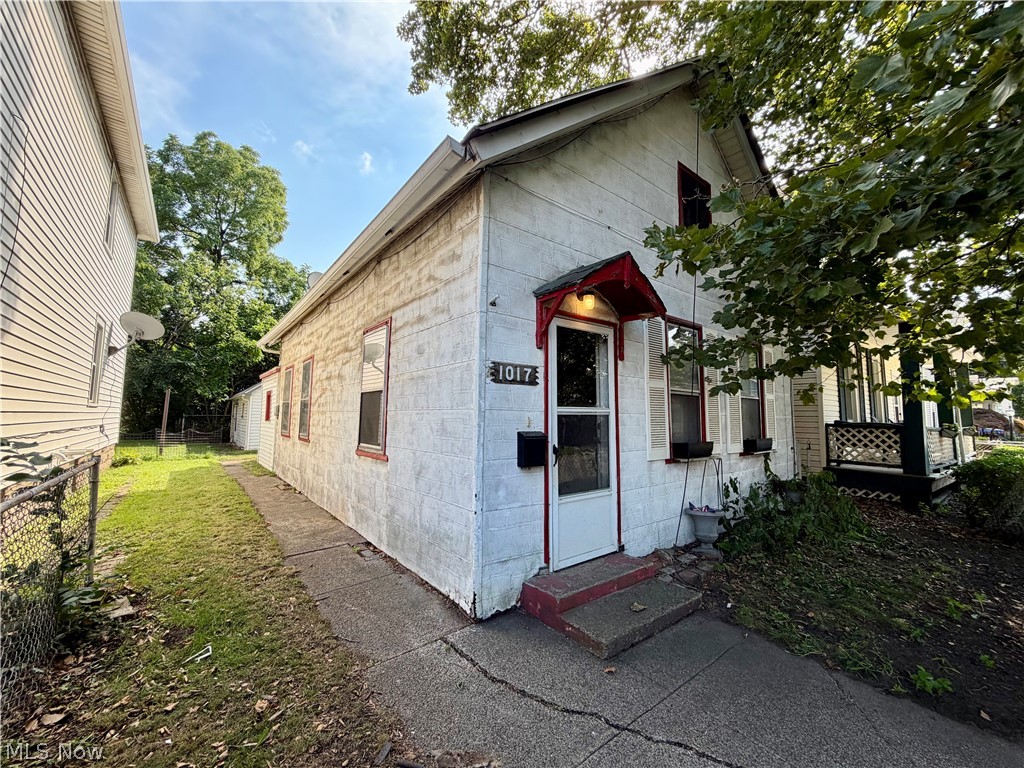 1015-1017 Auburn Avenue Cleveland OH 44113