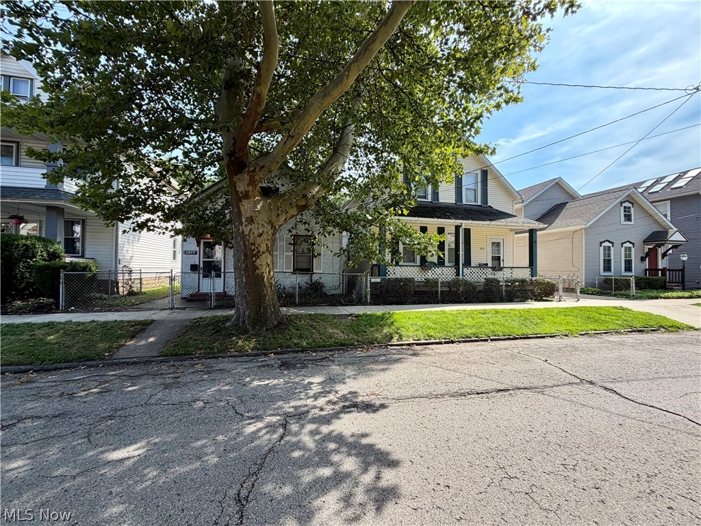 1015-1017 Auburn Avenue Cleveland OH 44113