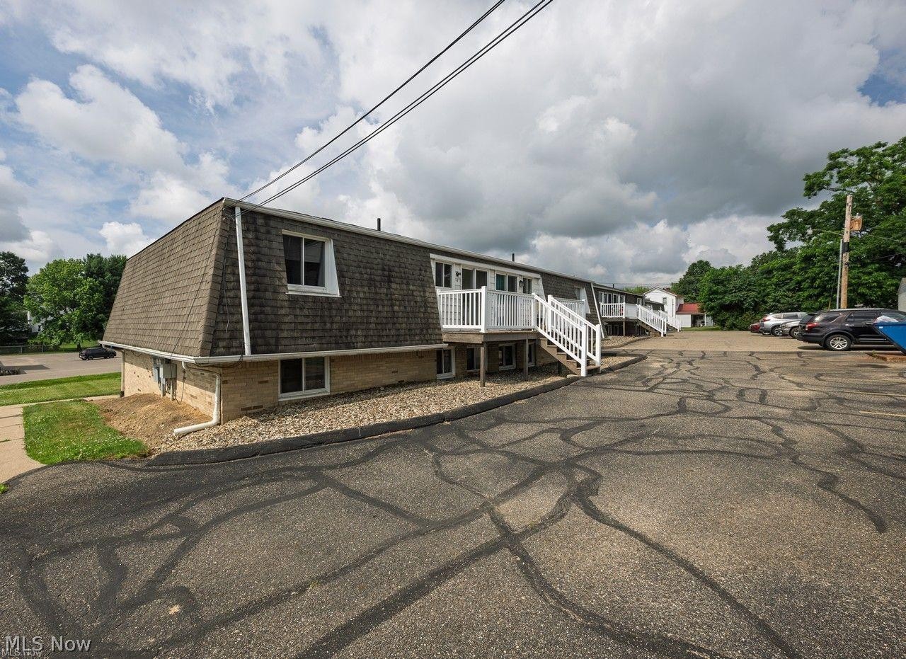 415 W Noble Street East Canton OH 44730