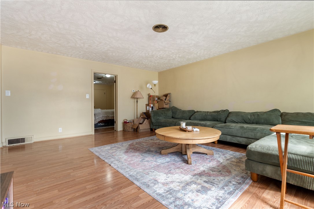 105/107/109 E Ohio Avenue Sebring OH 44672