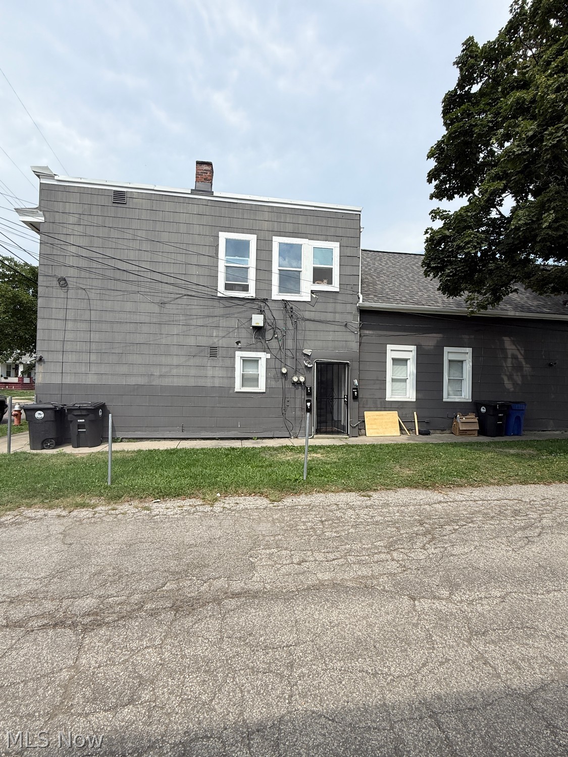 3233 W 56th Street W Cleveland OH 44102