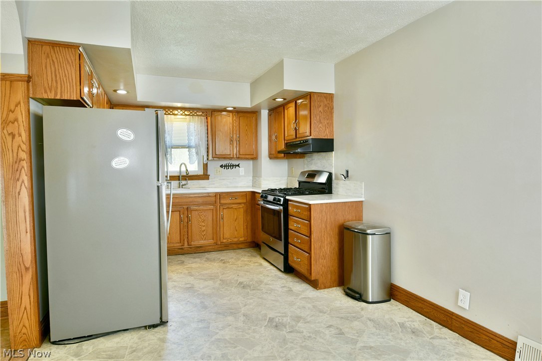 406 Mcdonald Avenue Mcdonald OH 44437