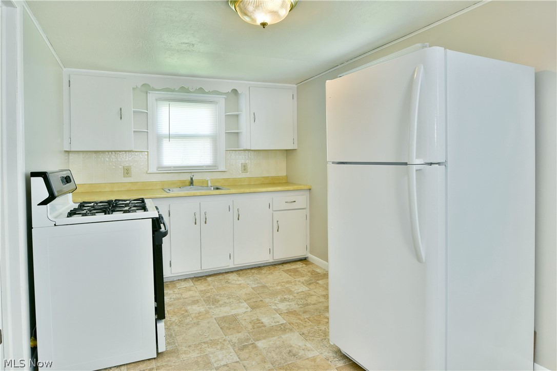 406 Mcdonald Avenue Mcdonald OH 44437