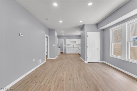 3925 Riverside Avenue Cleveland OH 44109