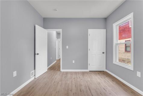 3925 Riverside Avenue Cleveland OH 44109