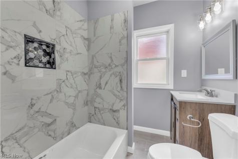 3925 Riverside Avenue Cleveland OH 44109