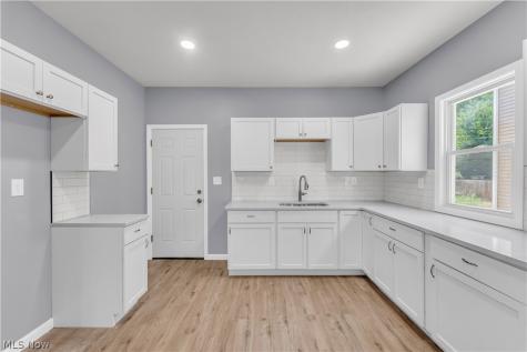 3925 Riverside Avenue Cleveland OH 44109