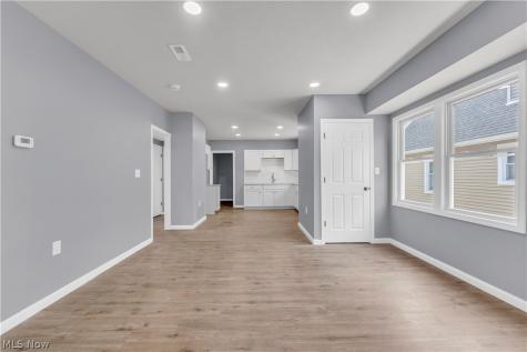 3925 Riverside Avenue Cleveland OH 44109