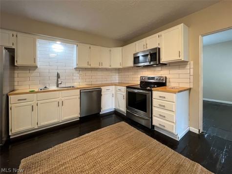 224 6th Street Elyria OH 44035