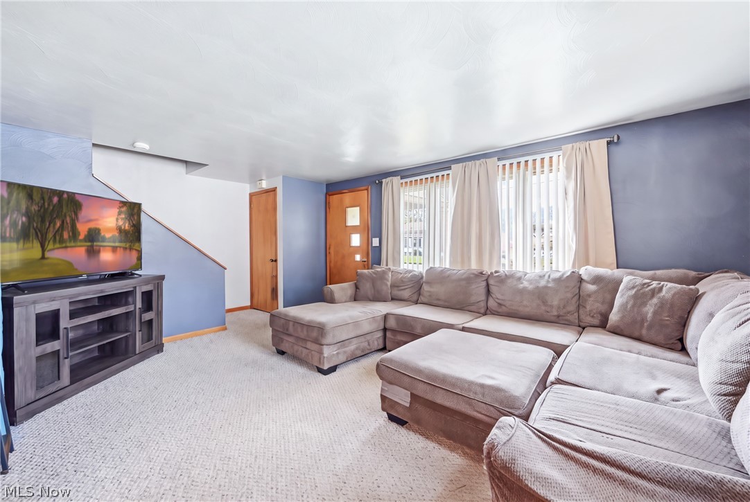 547 Gladys Street Hubbard OH 44425