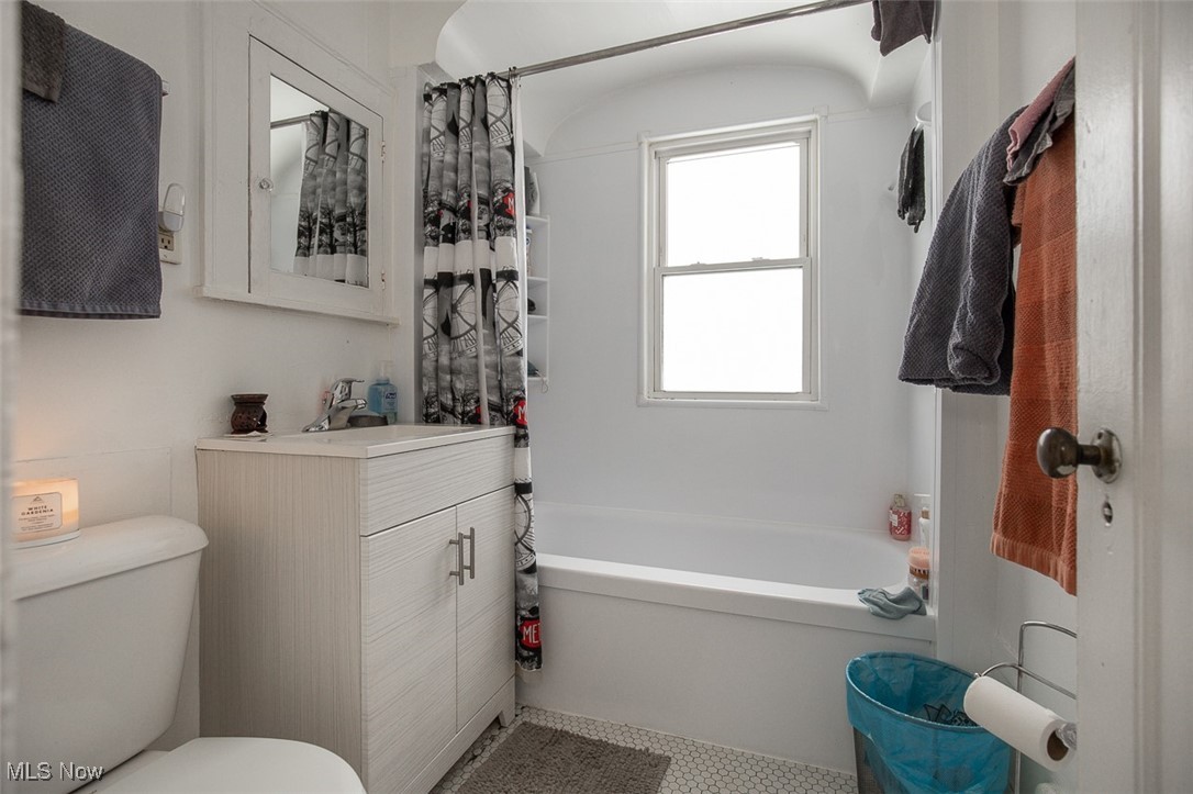 1526 Eddington Road East Cleveland OH 44118