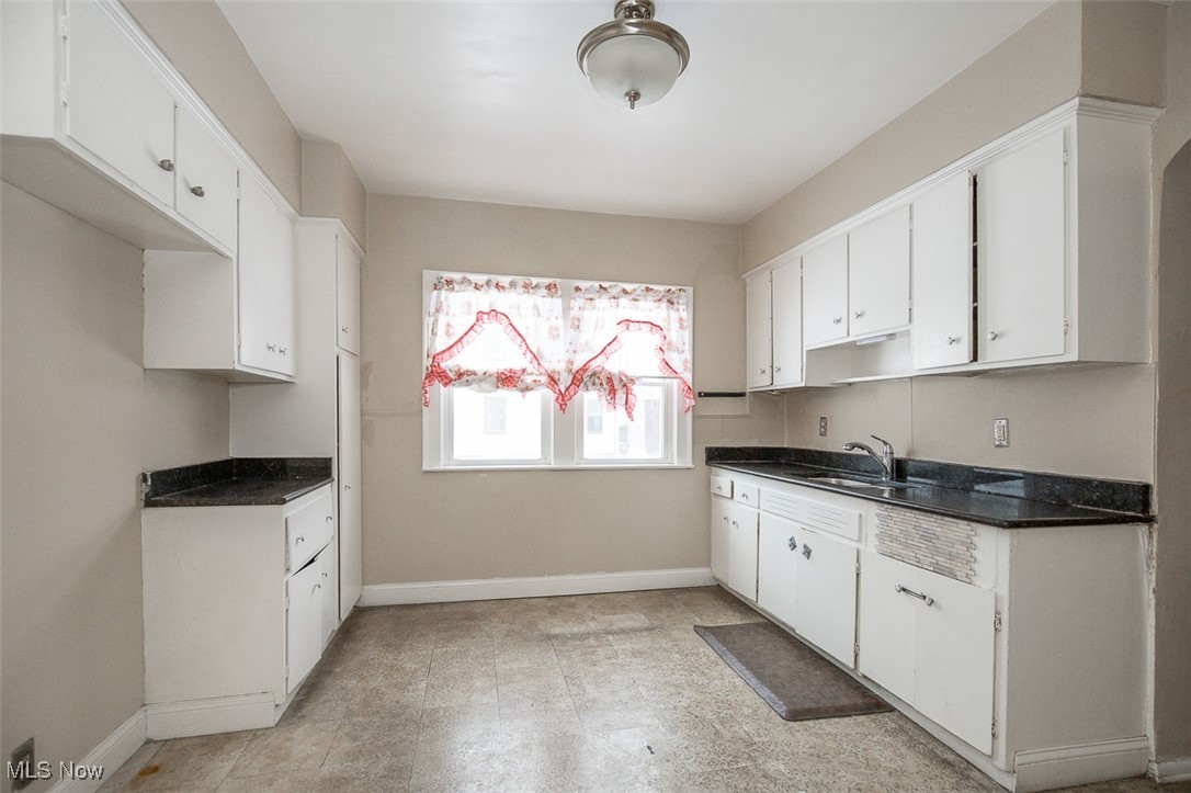 1526 Eddington Road East Cleveland OH 44118
