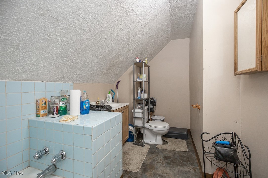 1526 Eddington Road East Cleveland OH 44118