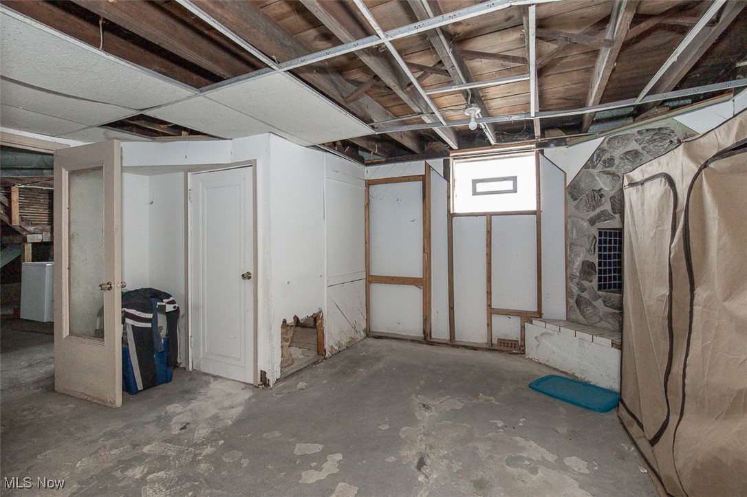 1526 Eddington Road East Cleveland OH 44118