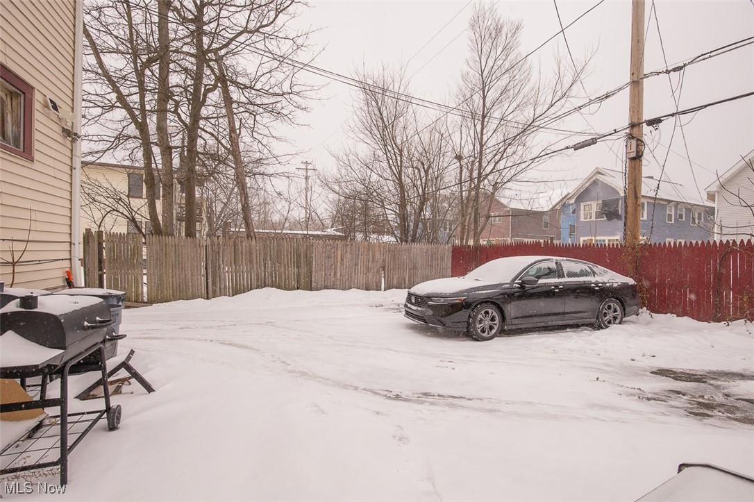 1526 Eddington Road East Cleveland OH 44118