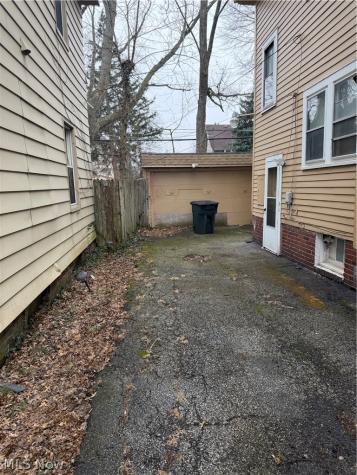 14520 Dover Avenue Cleveland OH 44112