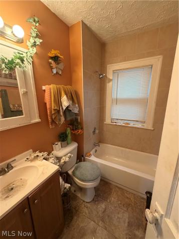 14520 Dover Avenue Cleveland OH 44112