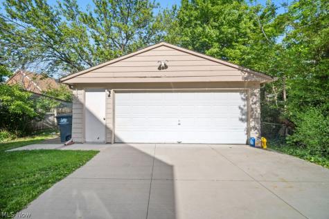2023 Robin Street Lakewood OH 44107