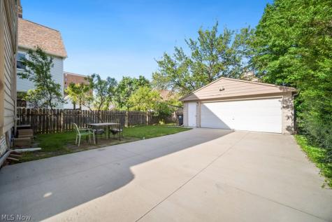 2023 Robin Street Lakewood OH 44107