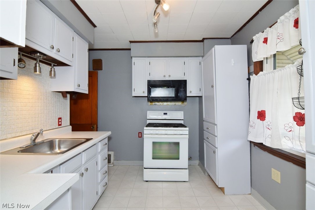 4409 Alpha Avenue Newburgh Heights OH 44105