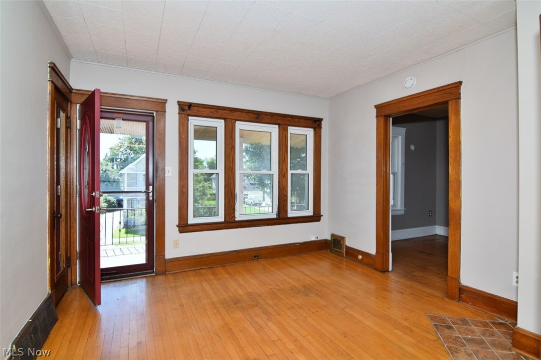 4409 Alpha Avenue Newburgh Heights OH 44105