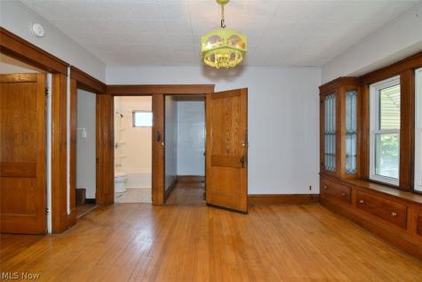 4409 Alpha Avenue Newburgh Heights OH 44105