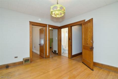 4409 Alpha Avenue Newburgh Heights OH 44105