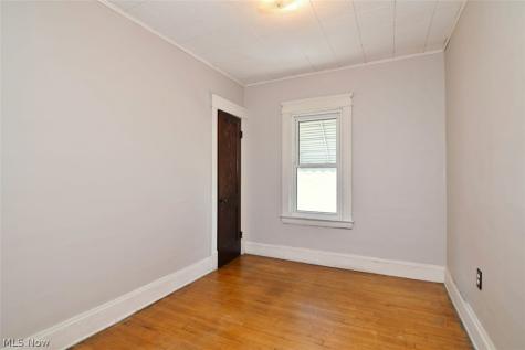 4409 Alpha Avenue Newburgh Heights OH 44105