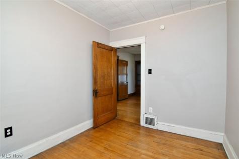4409 Alpha Avenue Newburgh Heights OH 44105