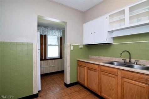 4409 Alpha Avenue Newburgh Heights OH 44105
