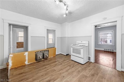 3978 E 55th Street Newburgh Heights OH 44105