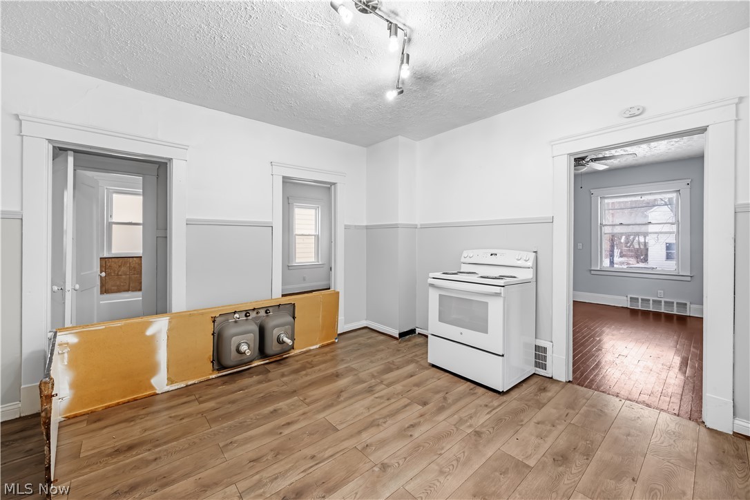 3978 E 55th Street Newburgh Heights OH 44105