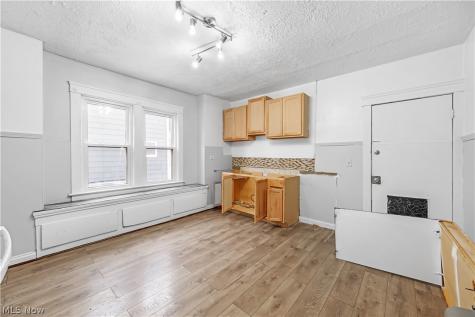 3978 E 55th Street Newburgh Heights OH 44105
