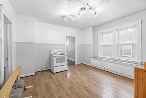 3978 E 55th Street Newburgh Heights OH 44105