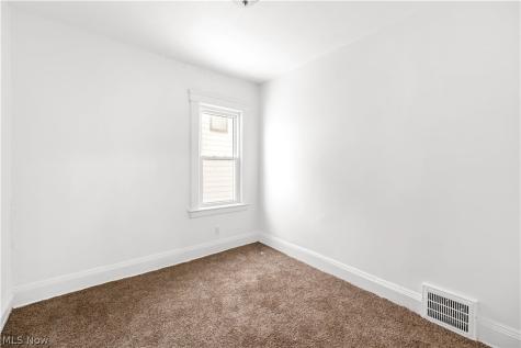 3978 E 55th Street Newburgh Heights OH 44105