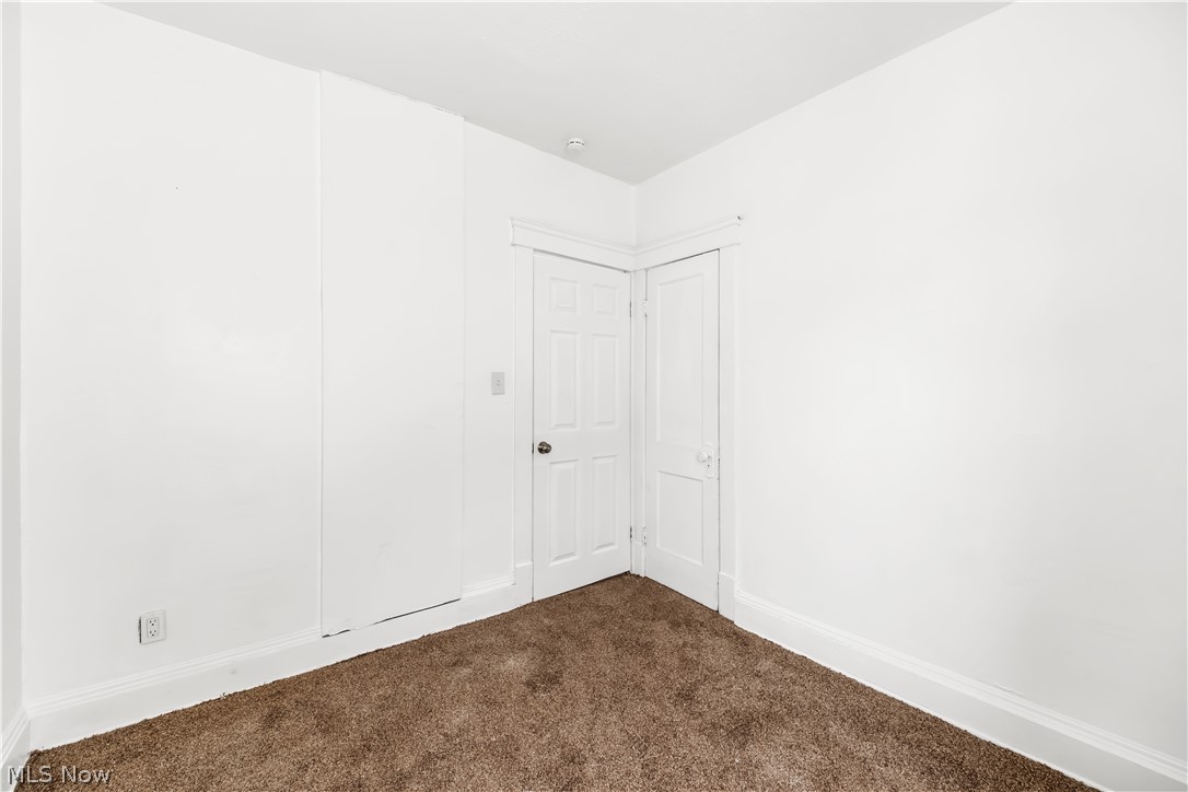 3978 E 55th Street Newburgh Heights OH 44105