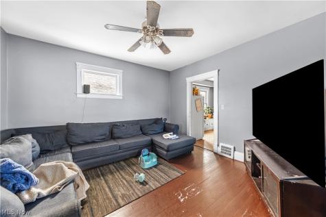 3978 E 55th Street Newburgh Heights OH 44105