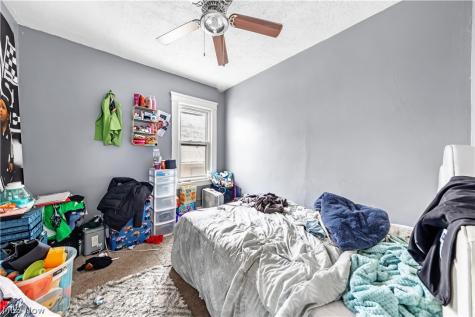 3978 E 55th Street Newburgh Heights OH 44105