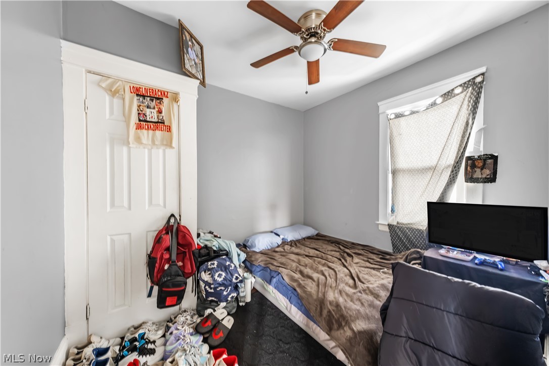 3978 E 55th Street Newburgh Heights OH 44105